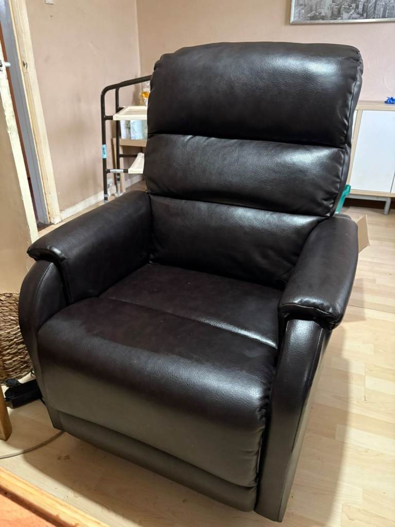 Riser & Recliner leather chair