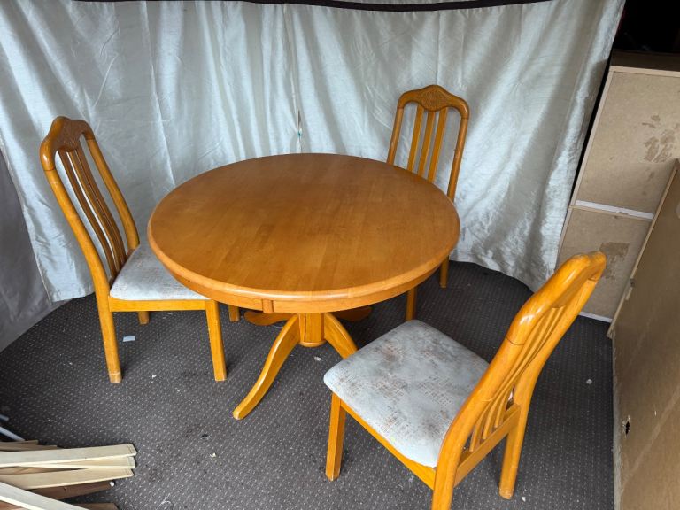 Pine round dining table with 3 chairs Can deliver 