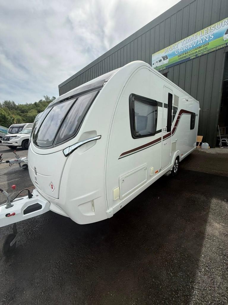 2017 SWIFT CONQUEROR 560 - 4 BERTH CARAVAN 