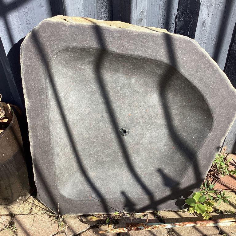 image for SOLID STONE GARDEN WATER FEATURE WITH LIGHTS 