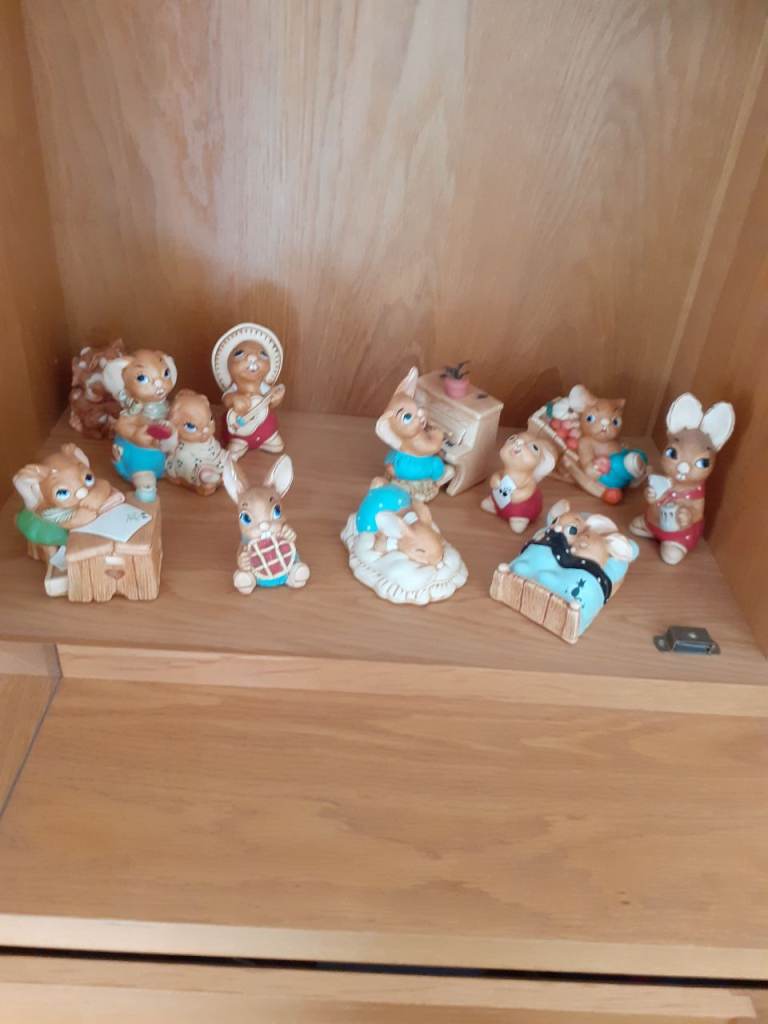 Collection of Ceramic Bunny Figurines – Good Condition
