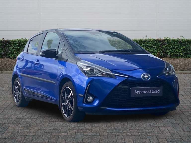 2017 Toyota Yaris 1.5 Hybrid Red Bi-tone 5dr CVT Hatchback Hybrid Automatic