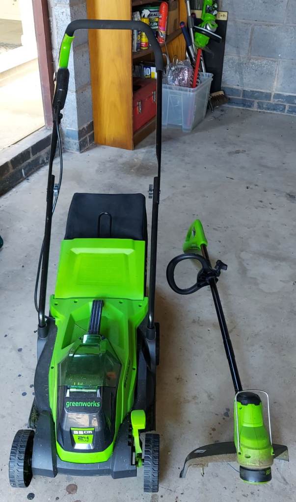 Greenworks Cordless Lawnmower & Strimmer with Battery & Charger