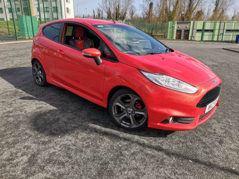 2016 FORD FIESTA ST-2 200BHP TUBRO 1.6 PETROL - FSH - 1 YEAR M,O,T