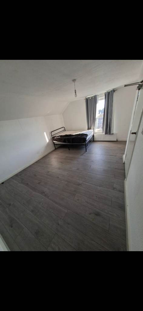 Big double room to rent 