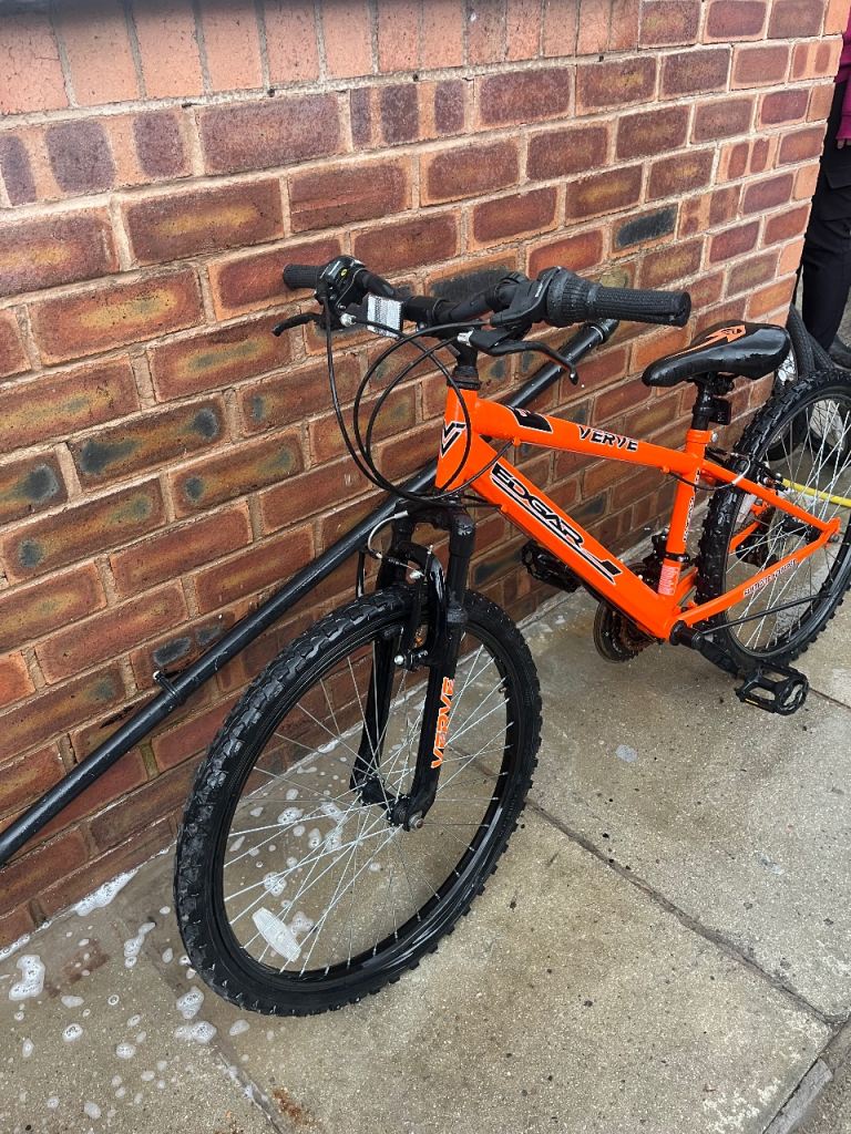 Orange Kids Verve Mountain Bike – Good Condition