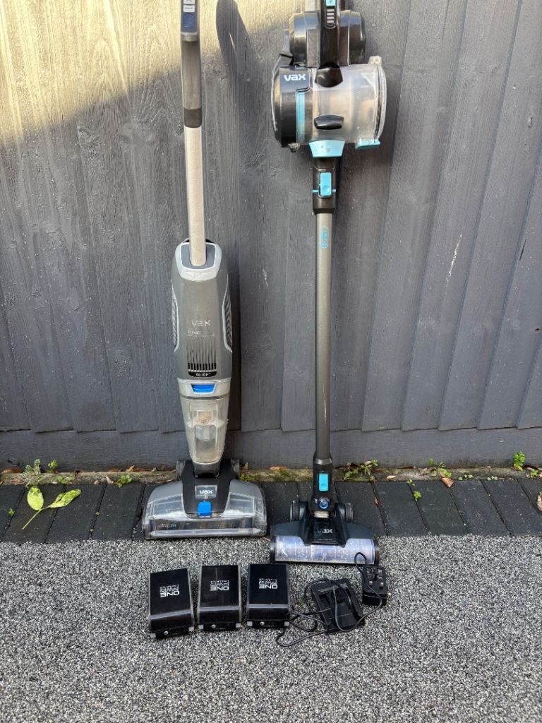 Vax Blade 4 hoover and ONEPWR cordless glide carpet cleaner +3 batteries and charger