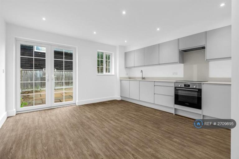 2 bedroom house in High Street, Widford, Ware, SG12 (2 bed) (#2709895)