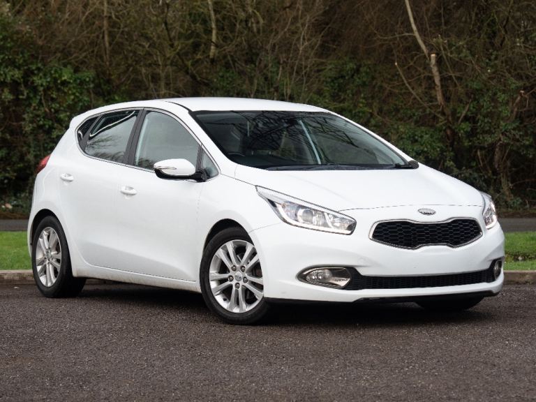 Kia Ceed - 2012 - Diesel - White - £3400
