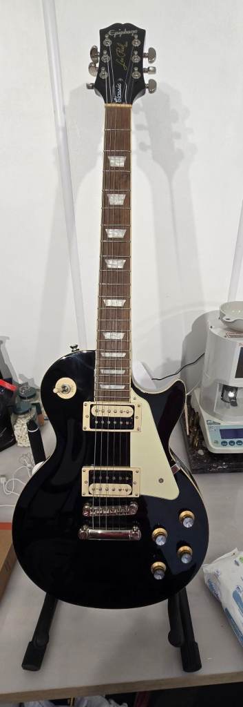 Epiphone Les Paul Classic Ebony and Marshall DSL20CR only used 3 times!