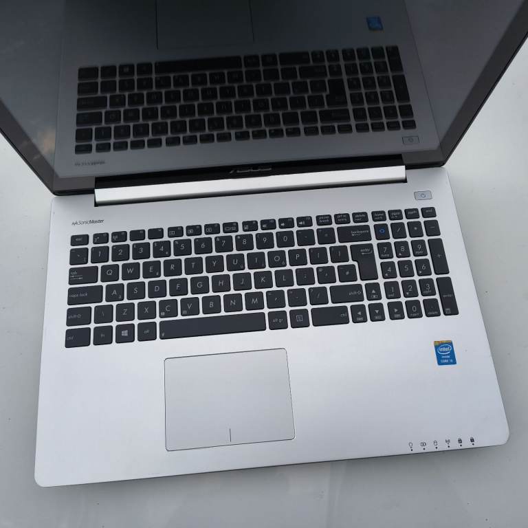 ASUS S500 laptop Intel core i3, 8GB RAM, SSD Samsung , fresh Windows11 