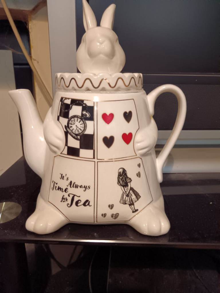 Alice in wonderland tea pot