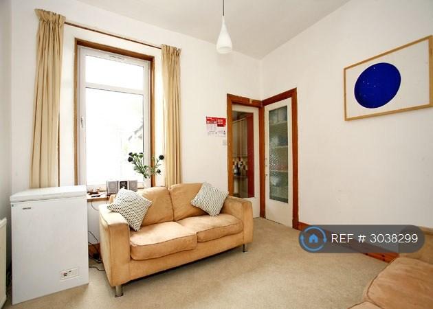 7 bedroom flat in Broomhill Road, Aberdeen, AB10 (7 bed) (#3038299)