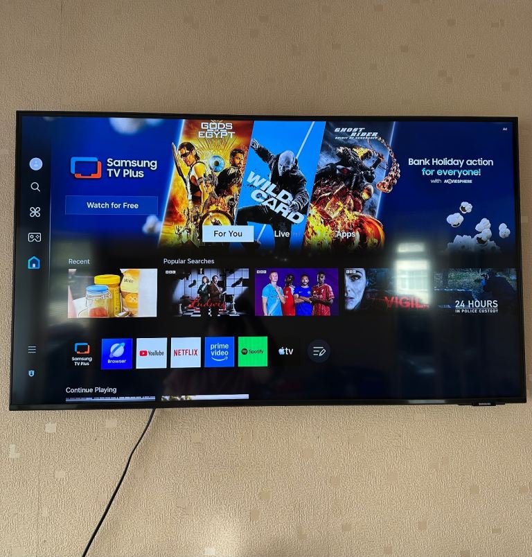 Samsung 43" 4K Ultra HD Smart TV U8000F – As Good As New