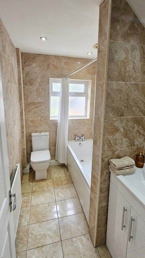 ROOM TO RENT · EAST E6 Available (in sharing) £115 per week or £460 per month