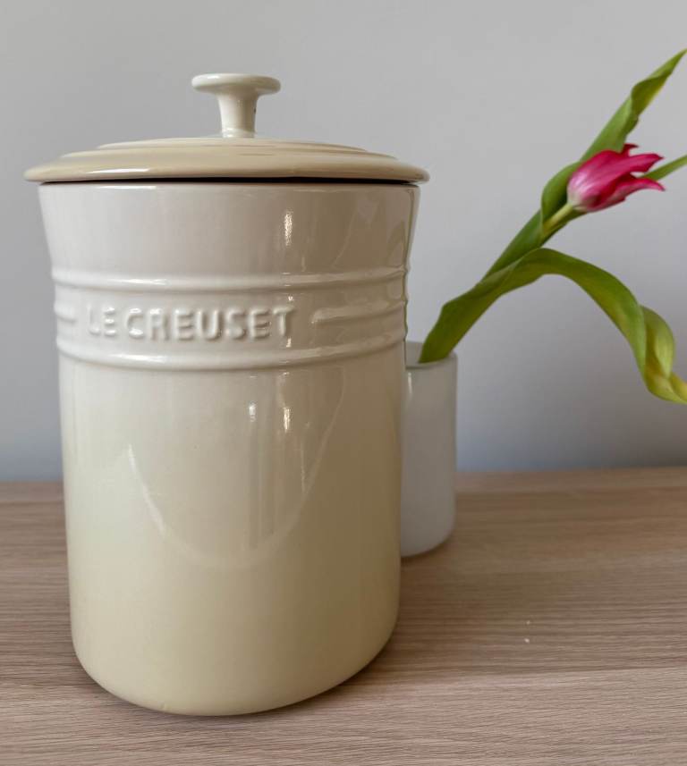  Large LE CREUSET Signature Storage Jar with lid 
