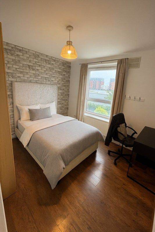 LIVE WALKING DISTANCE FROM VICTORIA PARK - MILE END 🏛️🏛️