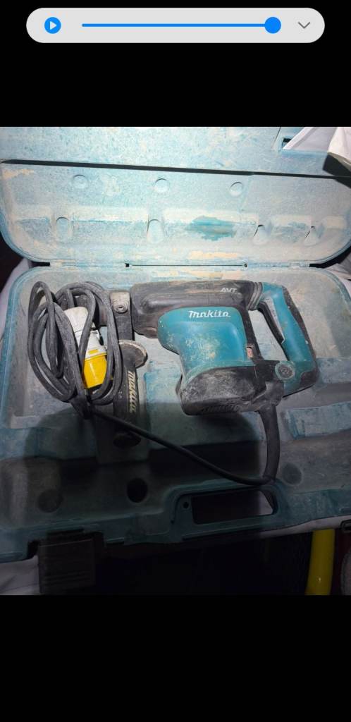 Makita breaker 