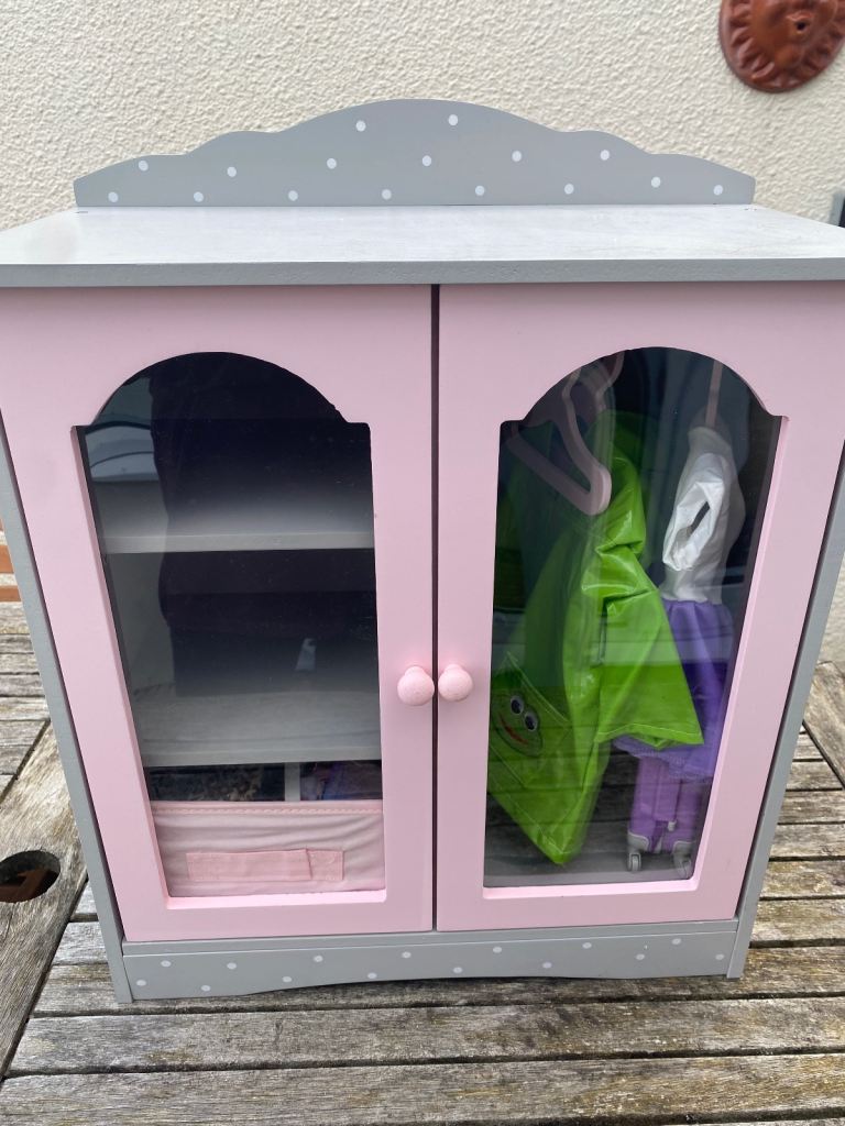 Kids toy wardrobe 