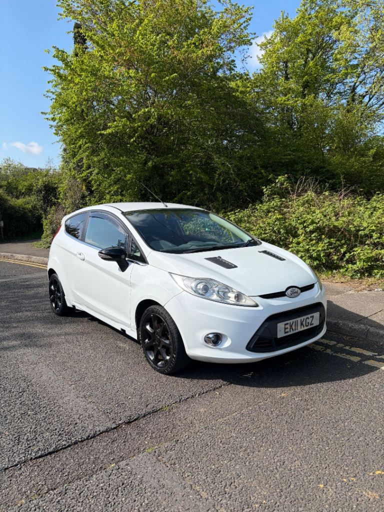 Ford, FIESTA, Hatchback, 2011, Manual, 1242 (cc), 3 doors