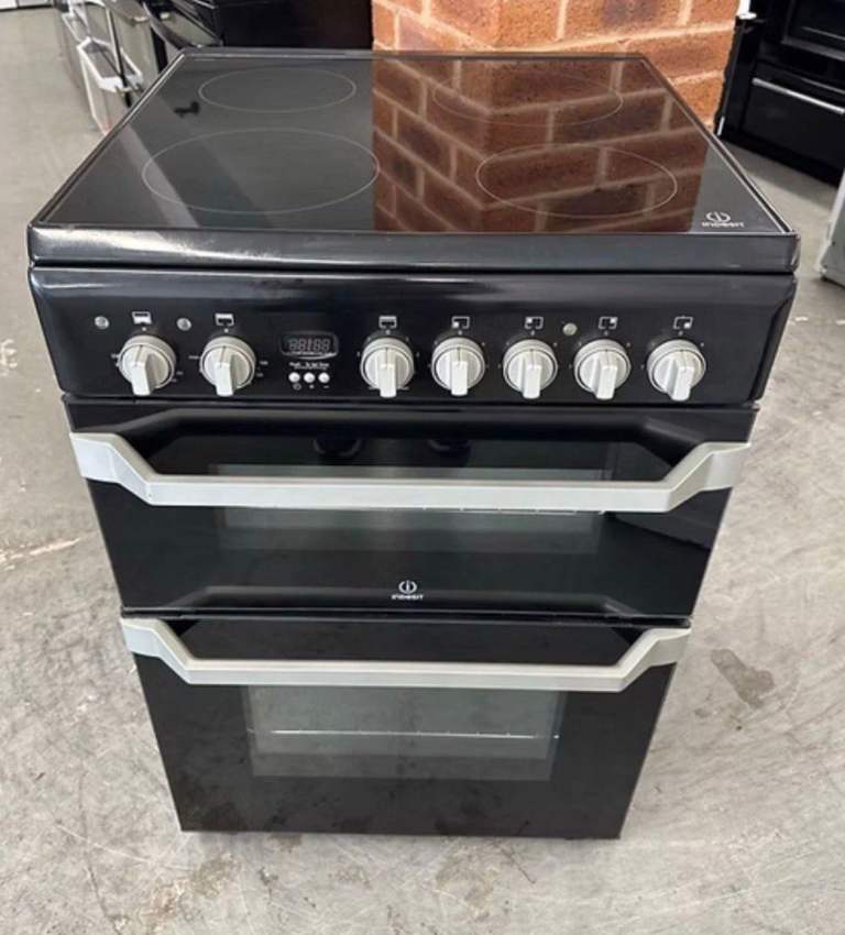 Indesit Freestanding Black Electric Double Oven Cooker
