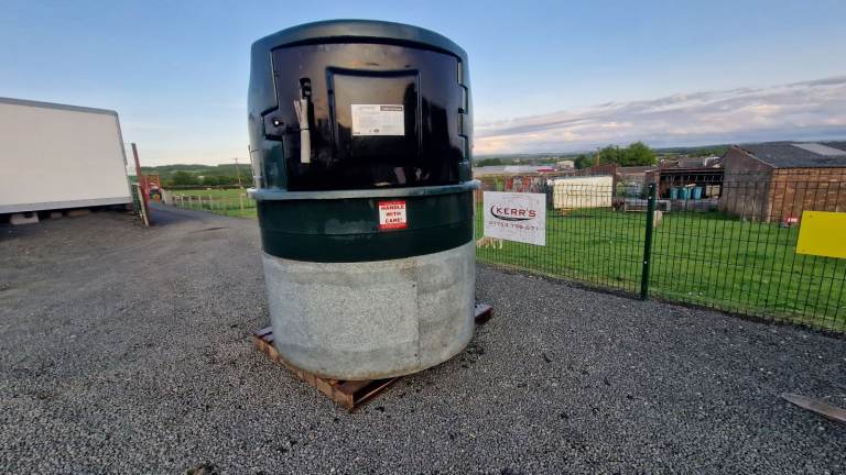 Harlequin 1400 litre diesel fuel station tank has 240v pump tractor telehandler digger 
