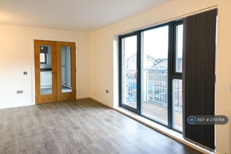 3 bedroom flat in West Bowling Green Street, Edinburgh, EH6 (3 bed) (#2714794)