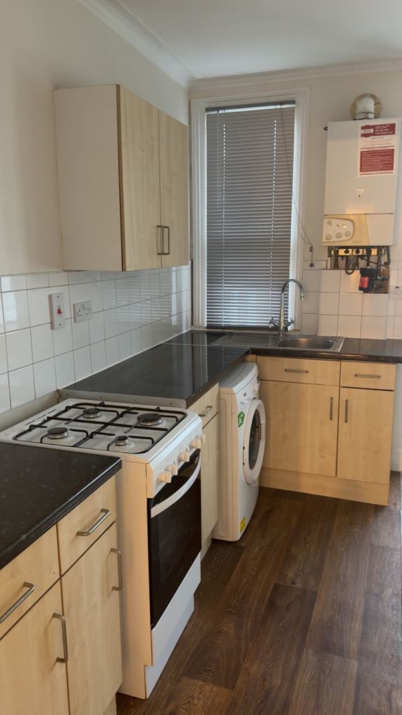 2 bed flat Nw10