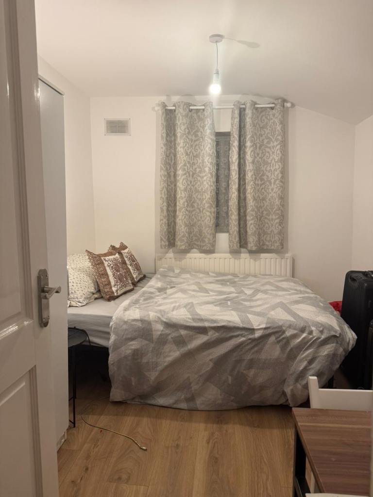 Two double bedroom available near East Ham station