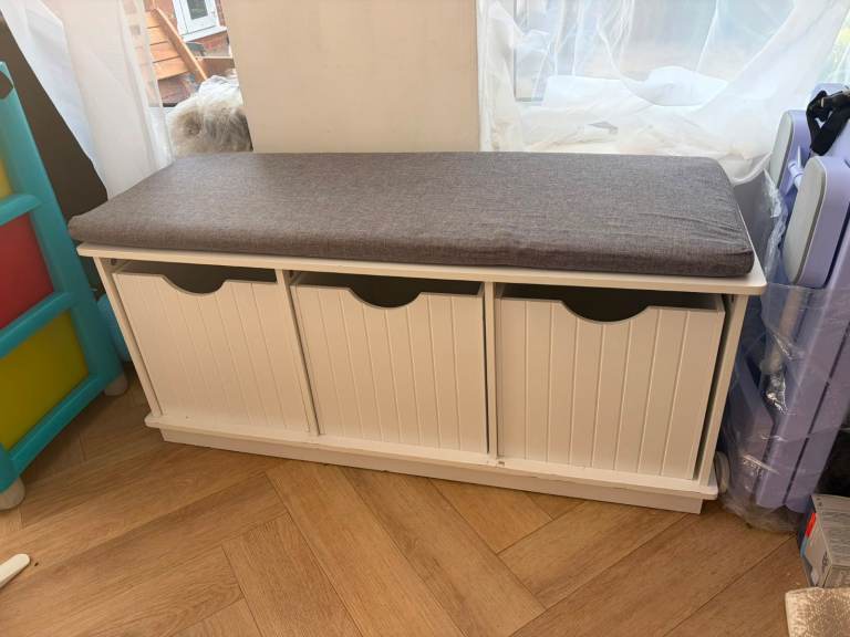 White Wooden Storage Bench with 3 drawers