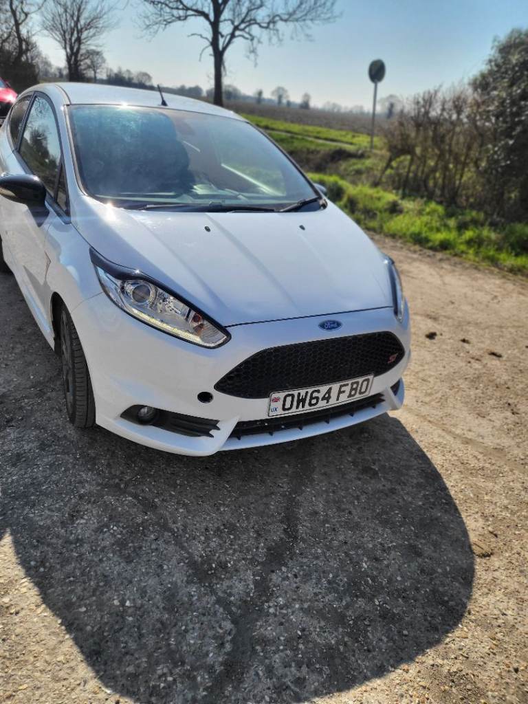 Ford fiesta ST 180PS 2015