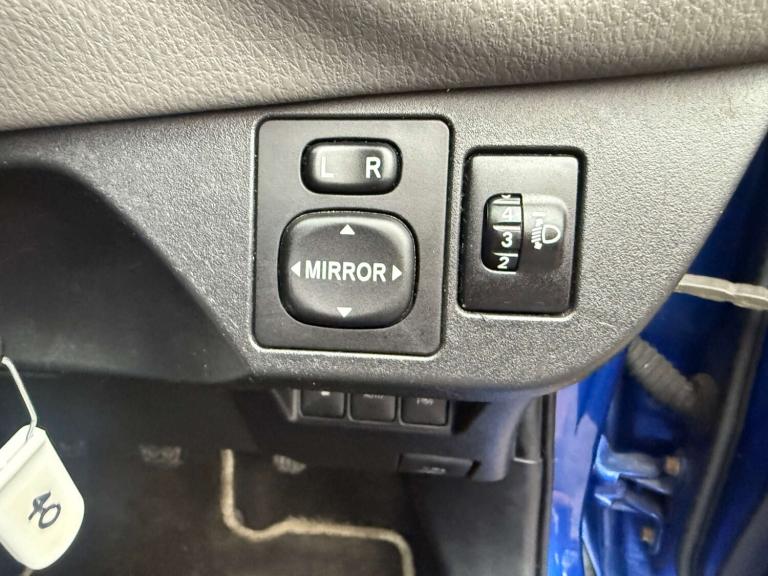 2017 Toyota Yaris 1.5 VVT-i Icon 5dr HATCHBACK PETROL Manual