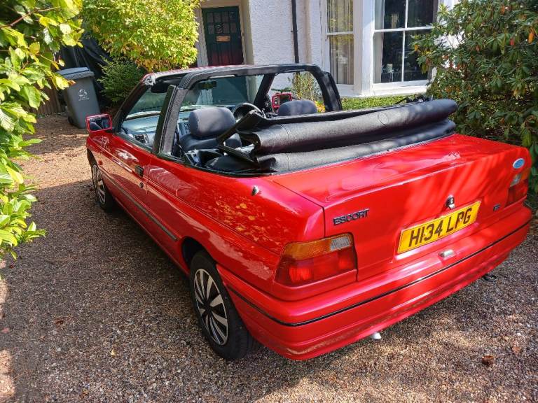 Ford, ESCORT CONVERTIBLE 1.6EFi 1991. ONLY 39,650 MILES! NEW M.O.T. FULL HISTORY & NEW SERVICE!