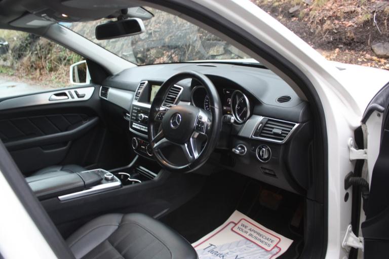 MERCEDES-BENZ GL CLASS 3.0 GL350 V6 BlueTEC AMG Sport 2015