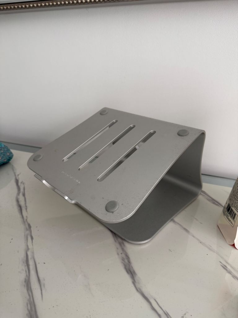 image for Macbook stand