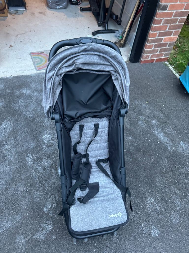 Safety 1st Teeny Ultra-Compact Cabin Travel Stroller with Carry Bag & Rain Cover⁠