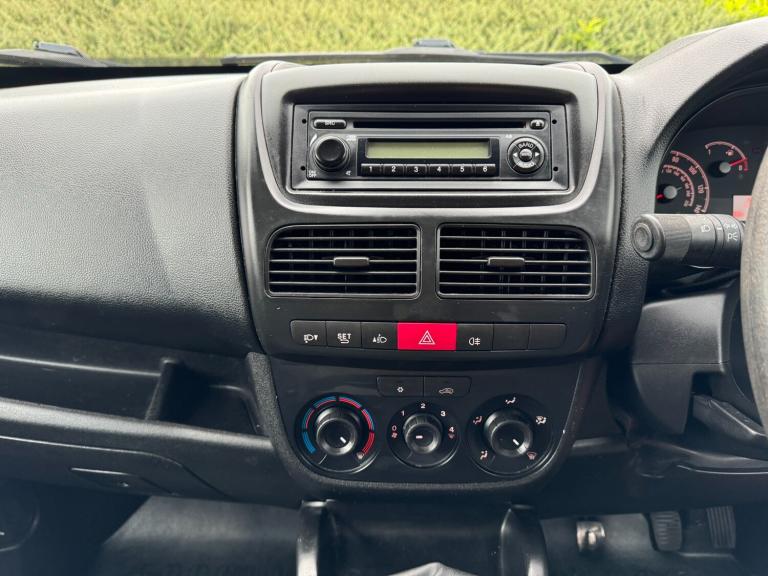 2015 Vauxhall Combo 2000 1.3 CDTI 16V ecoFLEX H1 Van PANEL VAN Diesel Manual