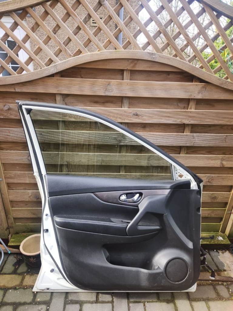 Nissan x trail front passenger door 