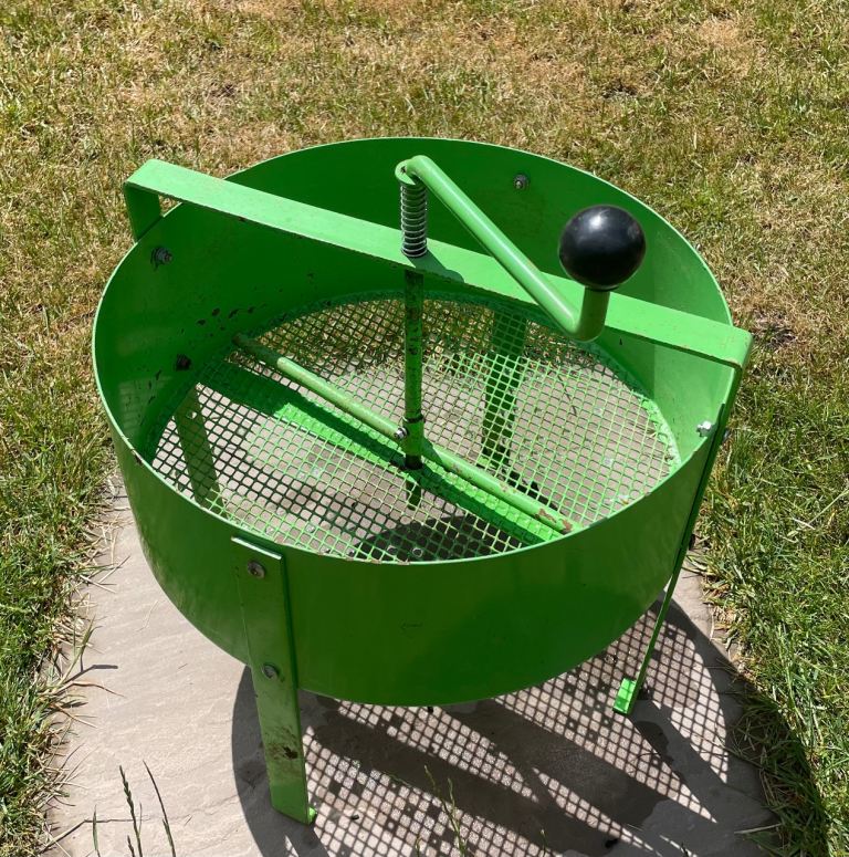 Hand operated garden sieve 
