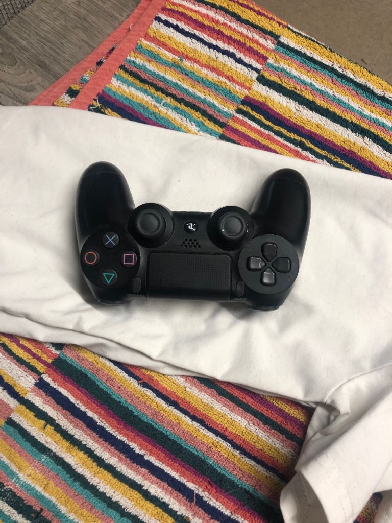 Official Sony PS4 DualShock Controller – Black, Good Working Order