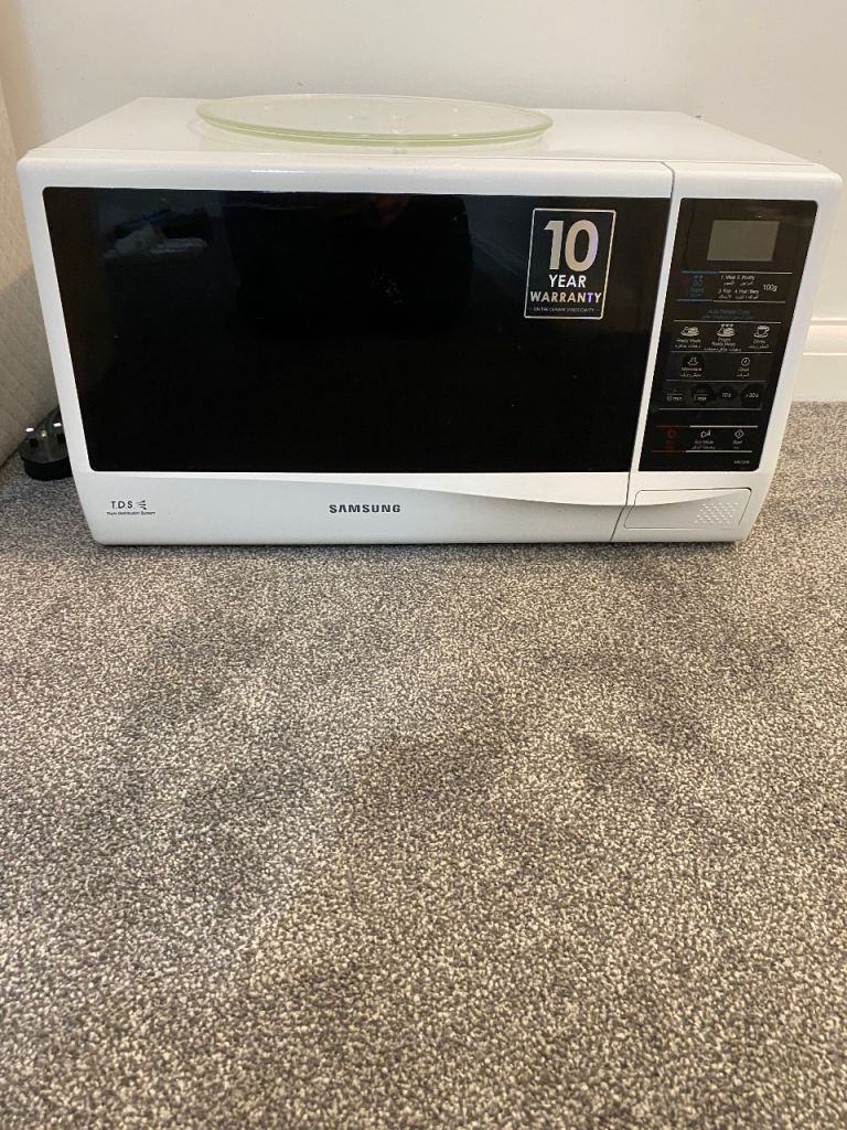Samsung Microwave Oven - White, Good Condition