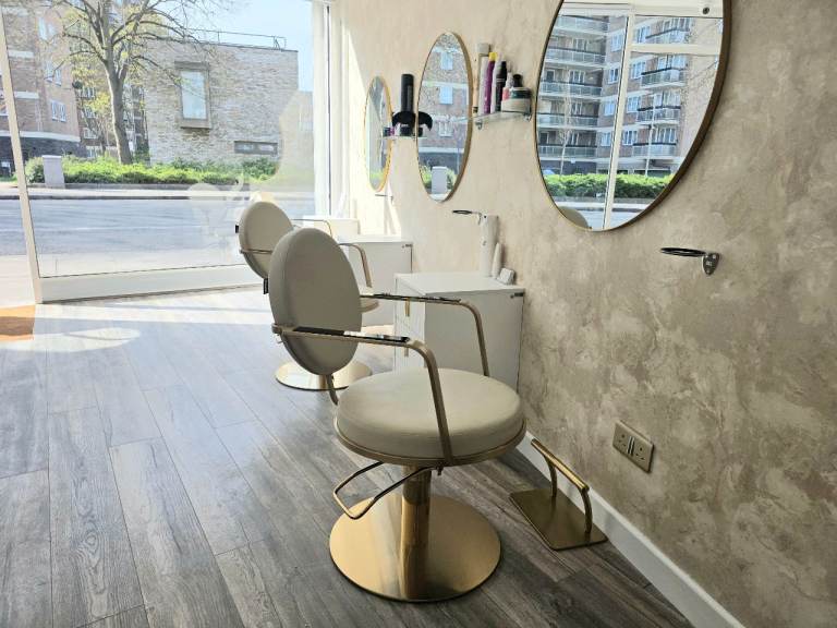 Hairdressing Chair Available To Rent.