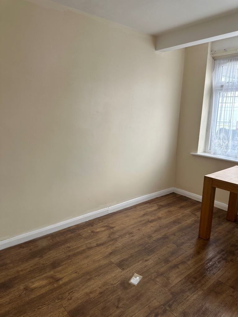 3 bedroom house Norwood green southall