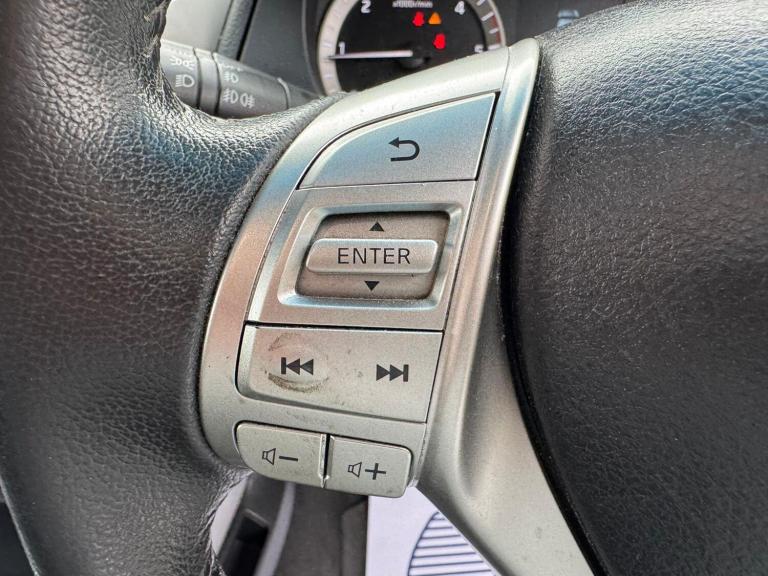 2017 Nissan Navara Double Cab Pick Up Tekna 2.3dCi 190 4WD Auto PICK UP DIESEL Automatic