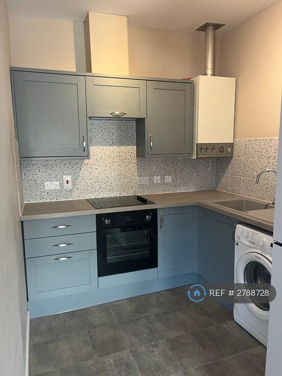 1 bedroom flat in St Georges Street, Cheltenham, GL50 (1 bed) (#2788728)