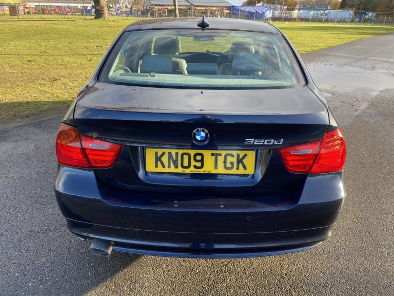 BMW 3 SERIES 2.0 320d SE Saloon 2009