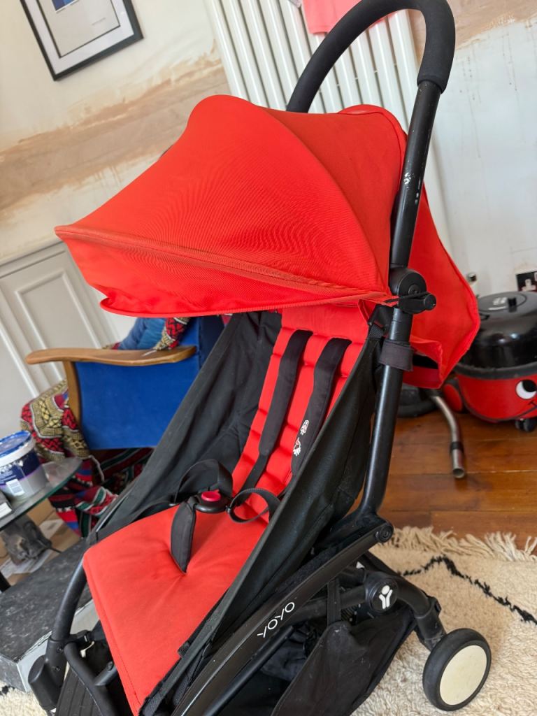 Babyzen Yoyo Stroller in Red – Good Condition