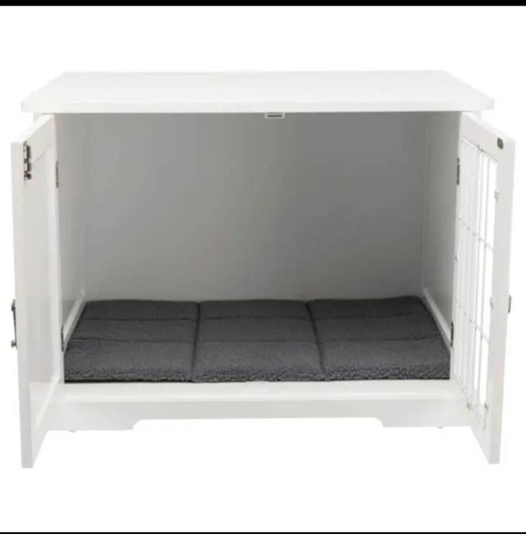 Brand new unopened Medium Indoor dog crate 