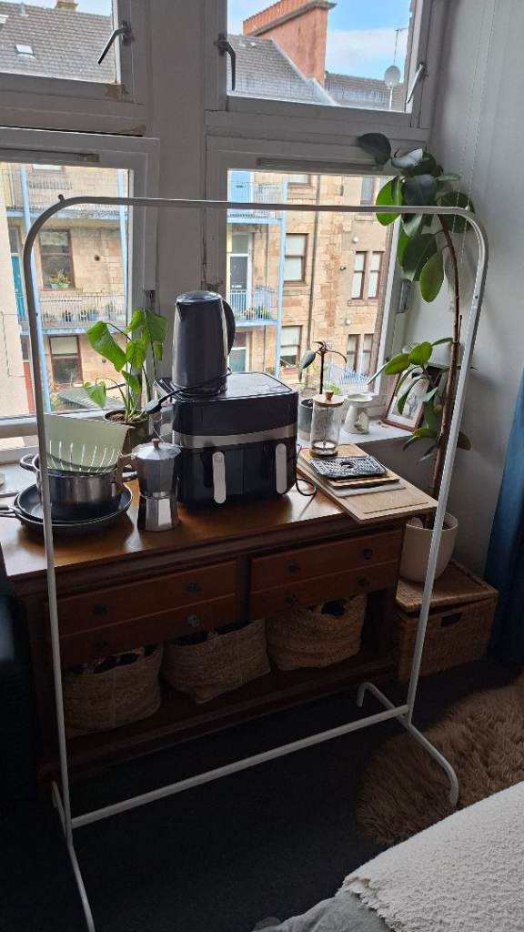 FREE airfryer, coffee makers, pans, clothes rack & more