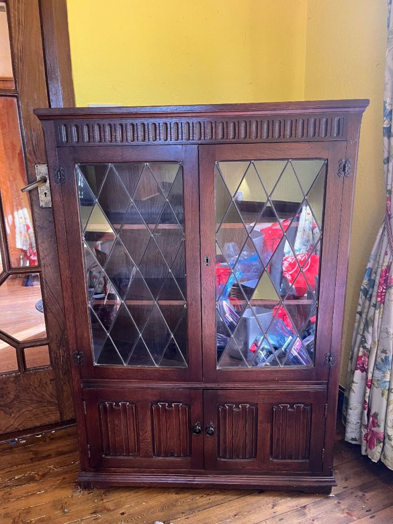 Old Charm solid wood bookcase 